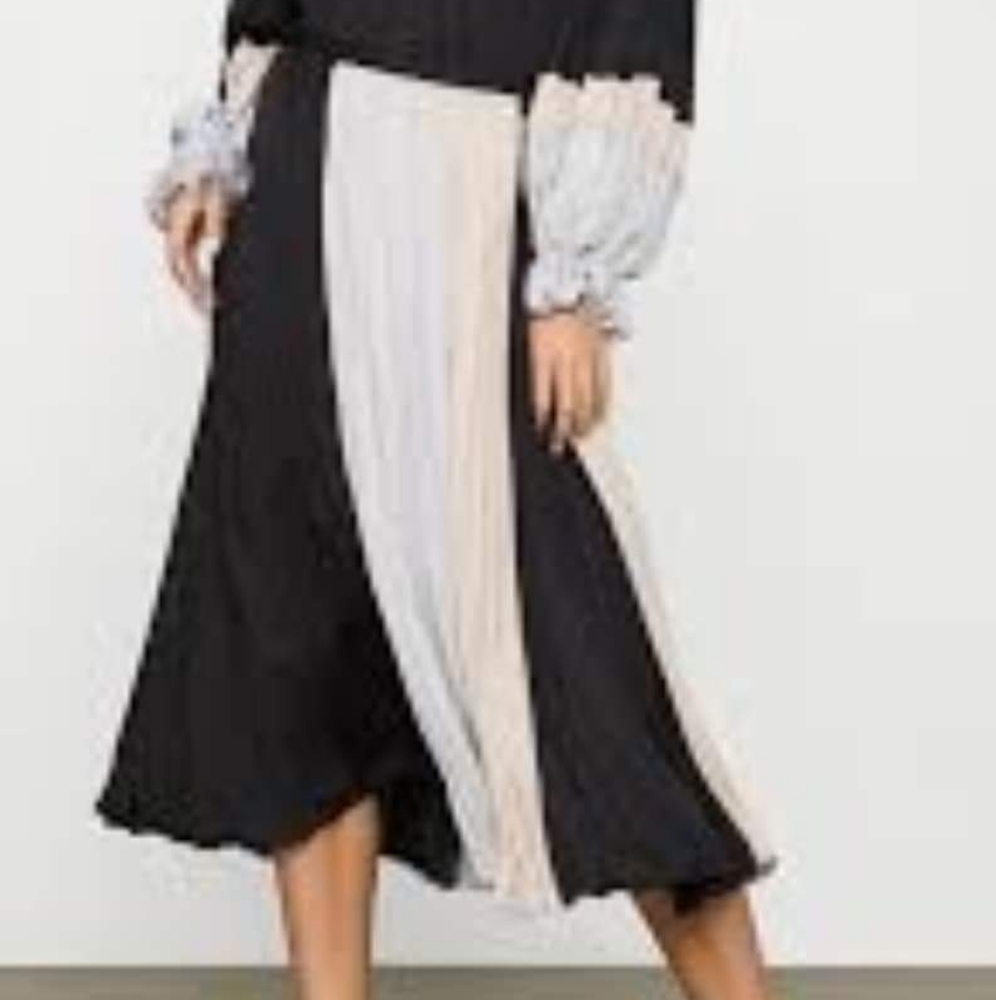 BCBGMAXAZRIA Women's Midi Pleated Skirt